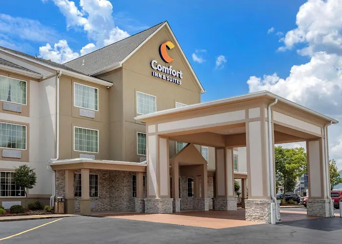 Pet Friendly hotel: Comfort Inn & Suites North Little Rock Jfk Blvd