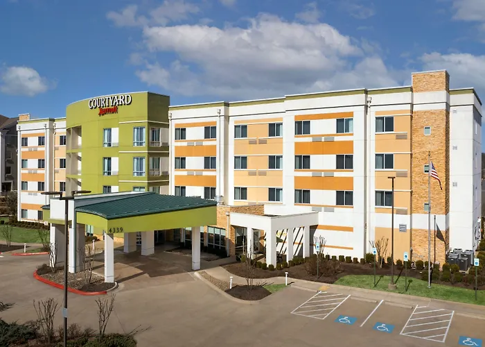 Pet Friendly hotel: Courtyard By Marriott Little Rock North